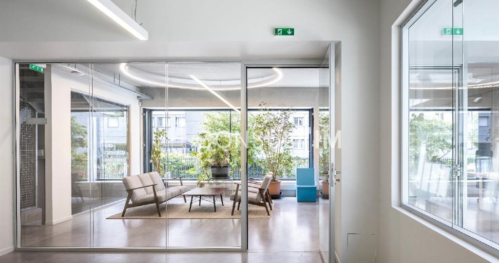 A louer bureaux en très bon état avec terrasse