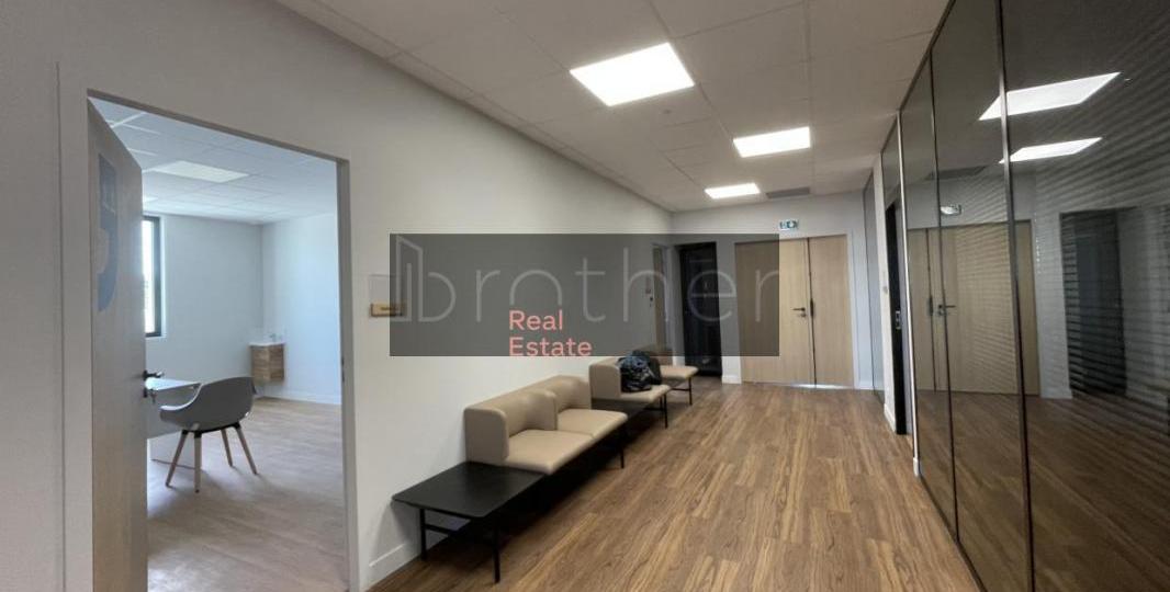 A louer Bureaux 1710m2 Bruges Lac - bruges